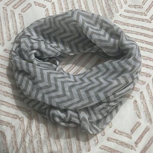 Zig zag infinity scarf